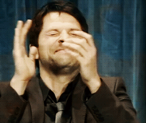 http://i1202.photobucket.com/albums/bb368/xTullyx/Supernatural/LaughingMisha2.gif